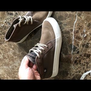 Sperry size 5 sneakers